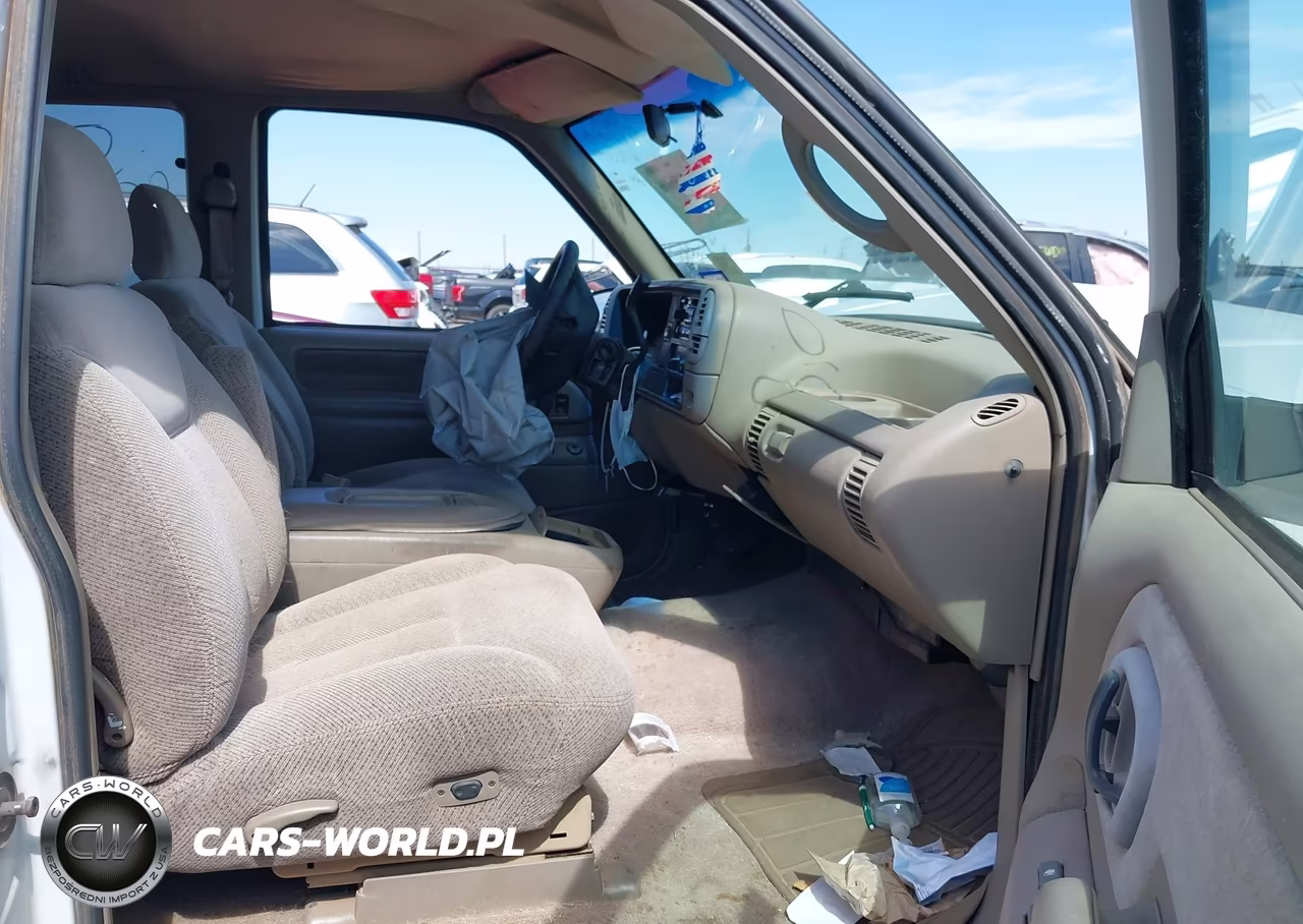 1996 Chevrolet Gmt-400 C1500 VIN:2GCEC19RXT1199720 - 5