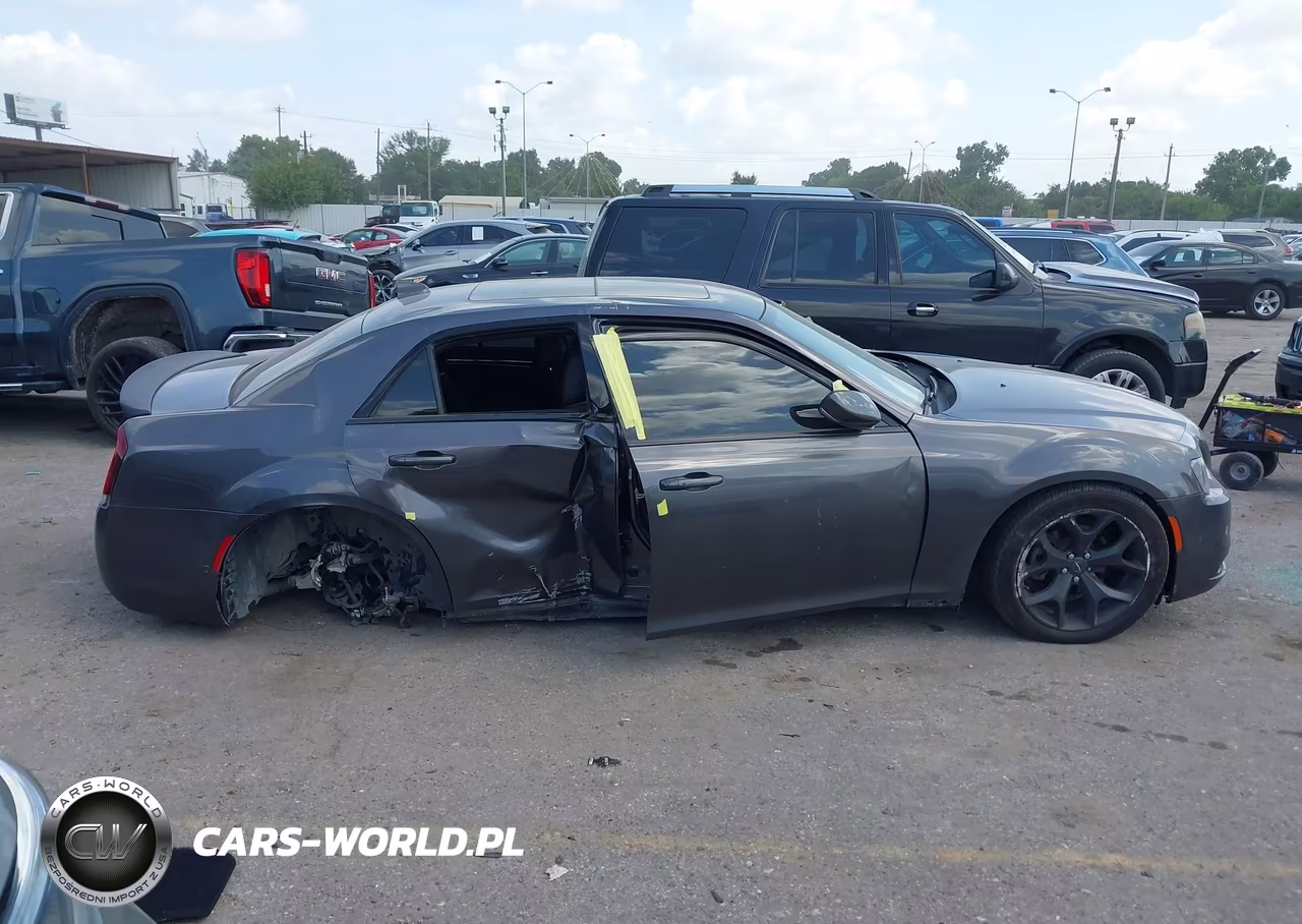 2023 Chrysler 300 300S VIN:2C3CCABG8PH541960 - 13