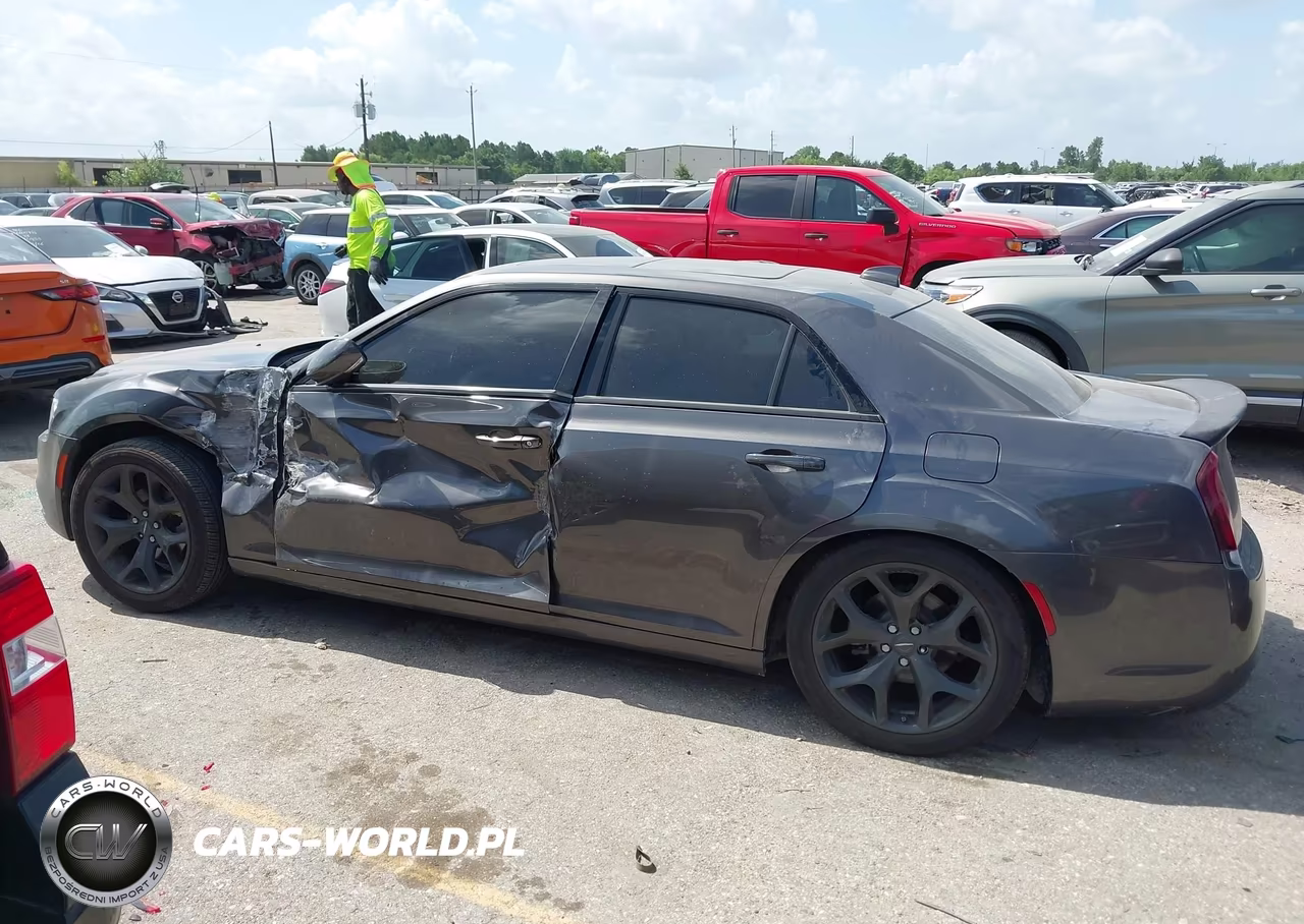2023 Chrysler 300 300S VIN:2C3CCABG8PH541960 - 14