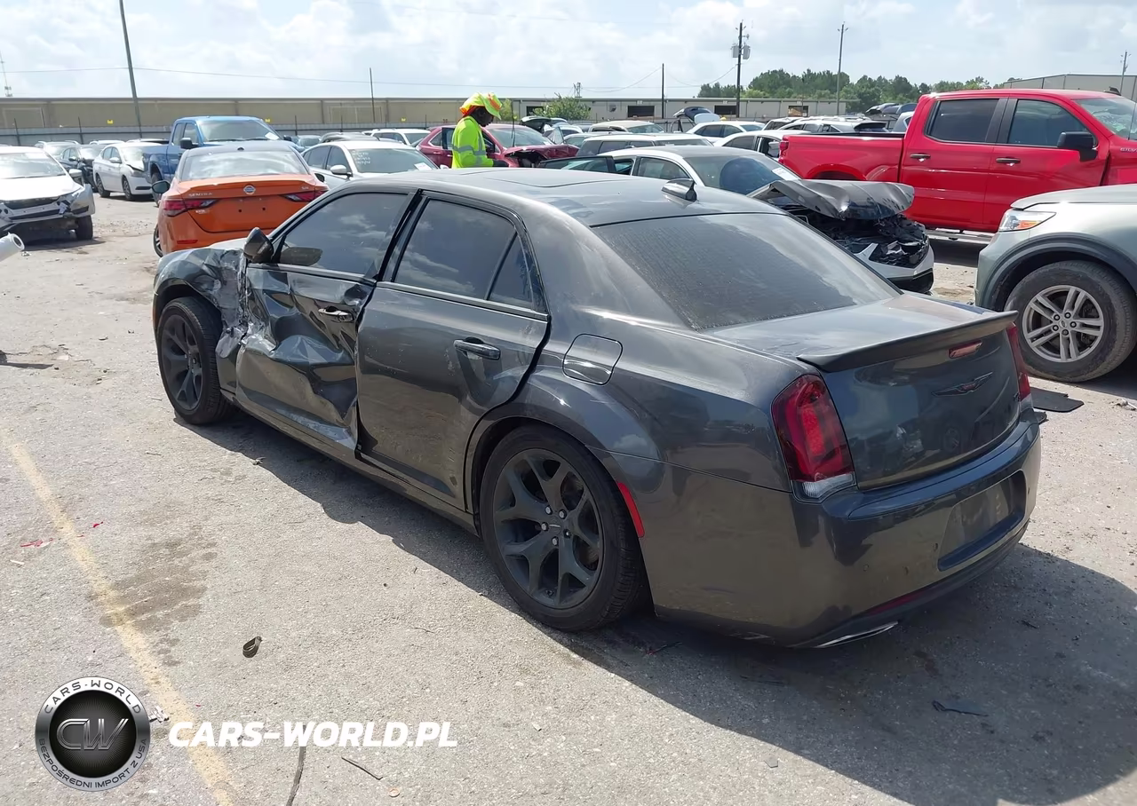 2023 Chrysler 300 300S VIN:2C3CCABG8PH541960 - 3