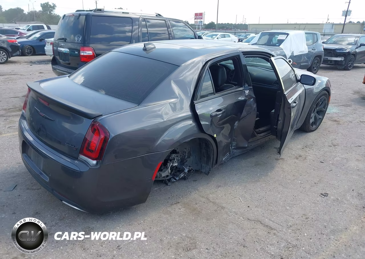 2023 Chrysler 300 300S VIN:2C3CCABG8PH541960 - 4