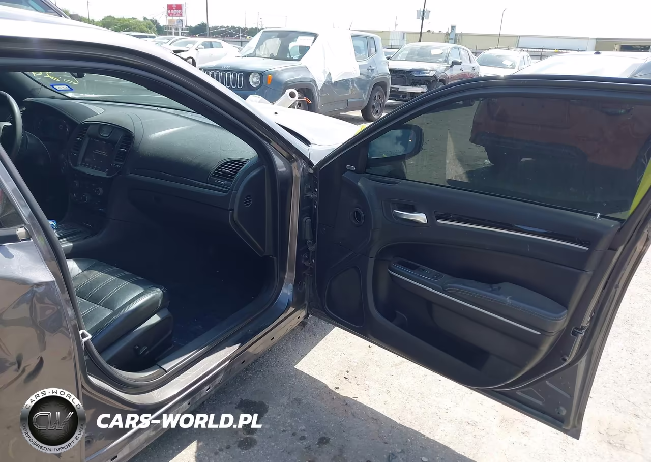 2023 Chrysler 300 300S VIN:2C3CCABG8PH541960 - 5