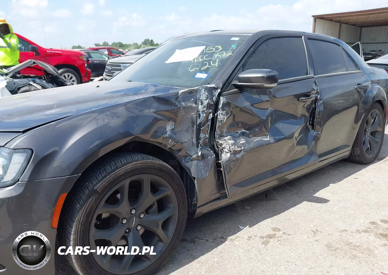 2023 Chrysler 300 300S VIN:2C3CCABG8PH541960 - 6