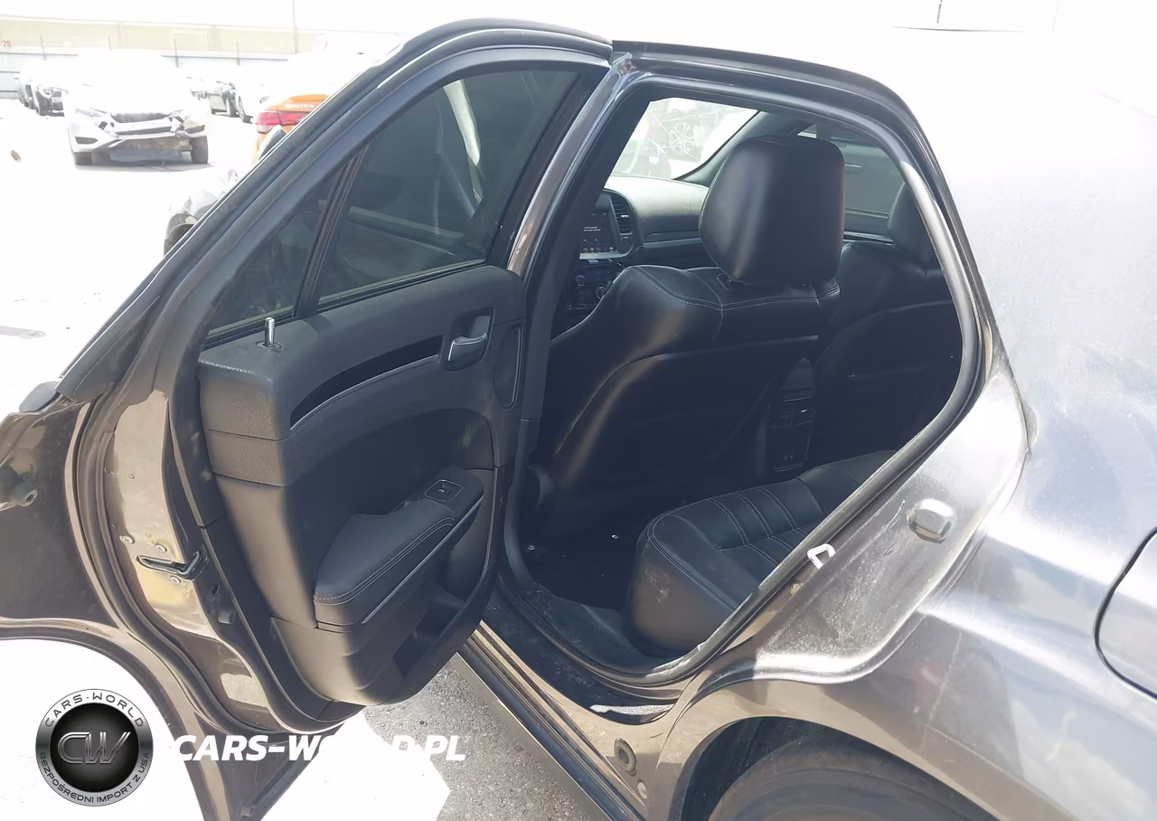 2023 Chrysler 300 300S VIN:2C3CCABG8PH541960 - 8