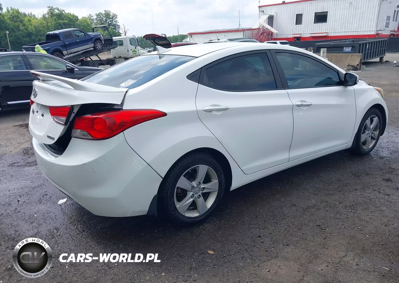 2013 Hyundai Elantra Limited VIN:5NPDH4AE9DH401812 - 4