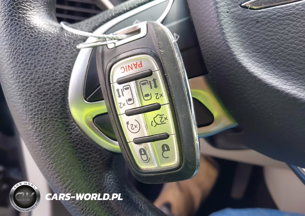 2020 Chrysler Voyager Lxi VIN:2C4RC1DG9LR195652 - 11