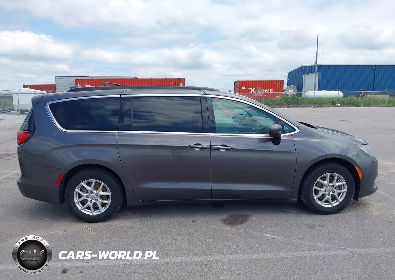 2020 Chrysler Voyager Lxi VIN:2C4RC1DG9LR195652 - 13