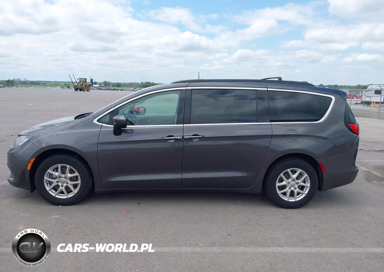 2020 Chrysler Voyager Lxi VIN:2C4RC1DG9LR195652 - 14