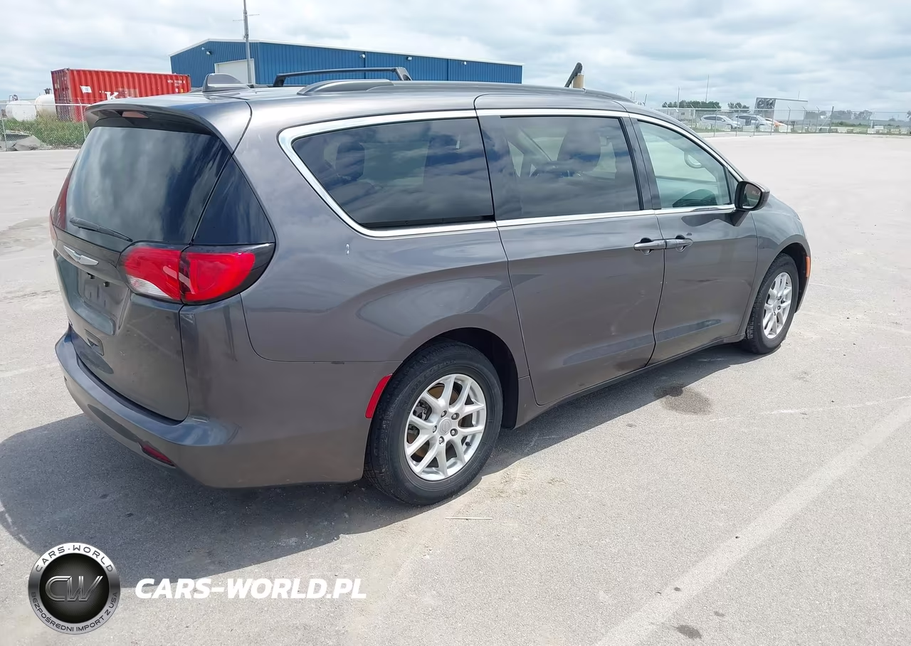 2020 Chrysler Voyager Lxi VIN:2C4RC1DG9LR195652 - 4