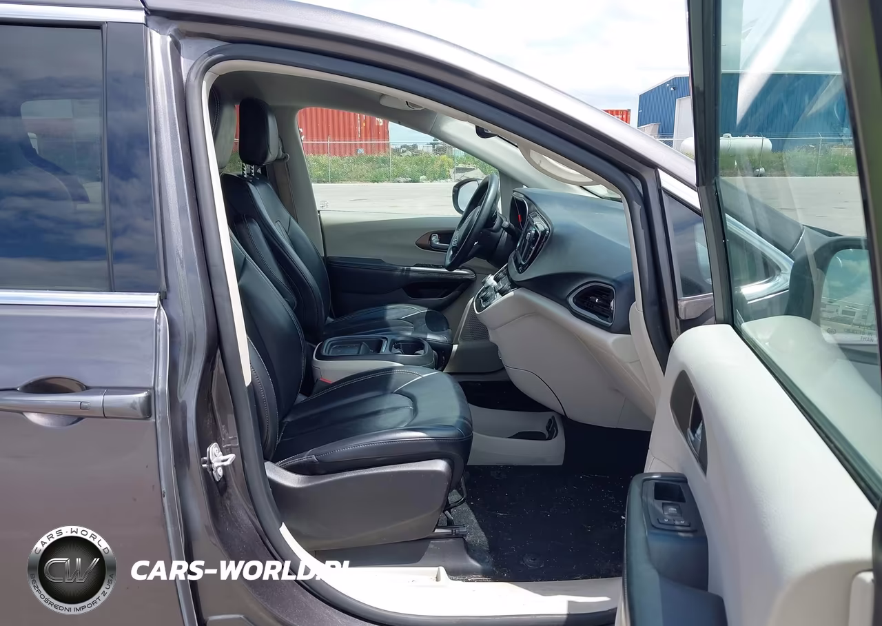 2020 Chrysler Voyager Lxi VIN:2C4RC1DG9LR195652 - 5