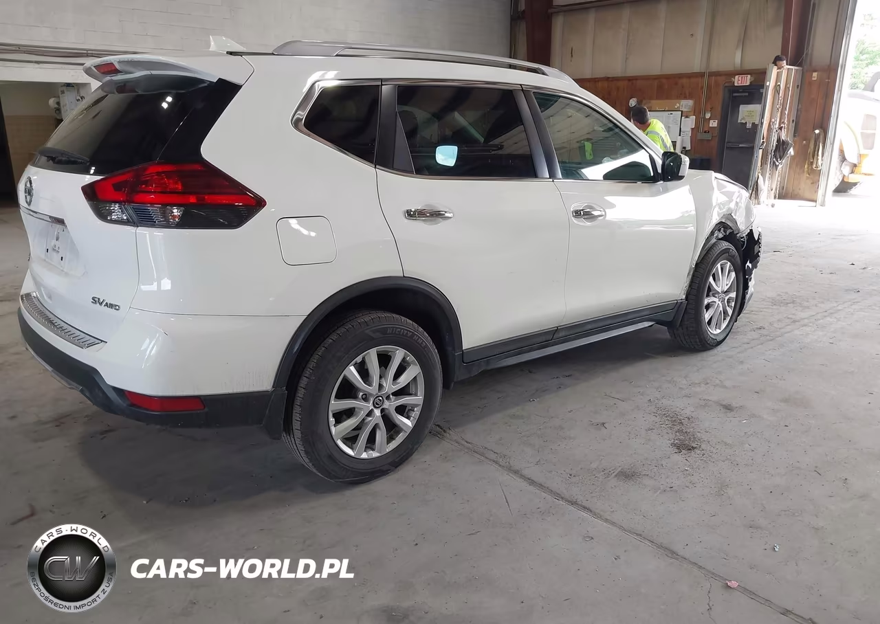 2017 Nissan Rogue Sv VIN:5N1AT2MV9HC844394 - 4