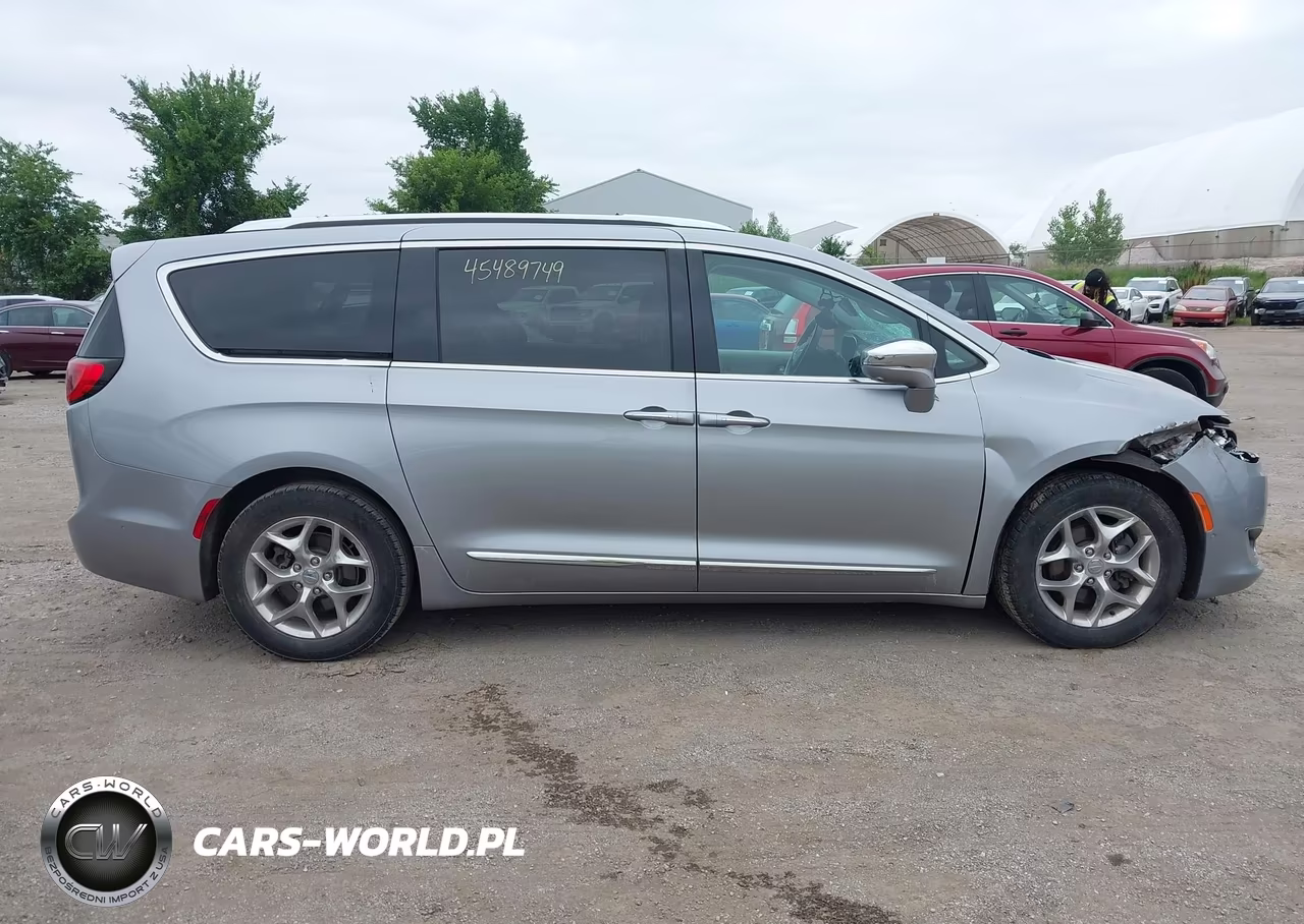 2017 Chrysler Pacifica Limited VIN:2C4RC1GG5HR620108 - 13