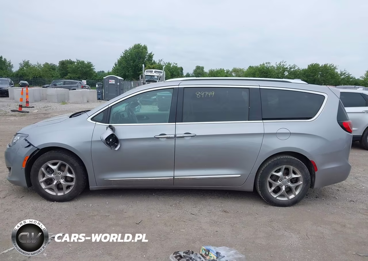 2017 Chrysler Pacifica Limited VIN:2C4RC1GG5HR620108 - 14