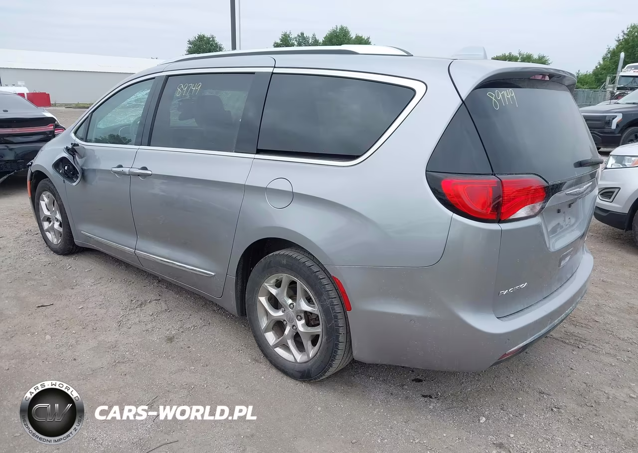2017 Chrysler Pacifica Limited VIN:2C4RC1GG5HR620108 - 3