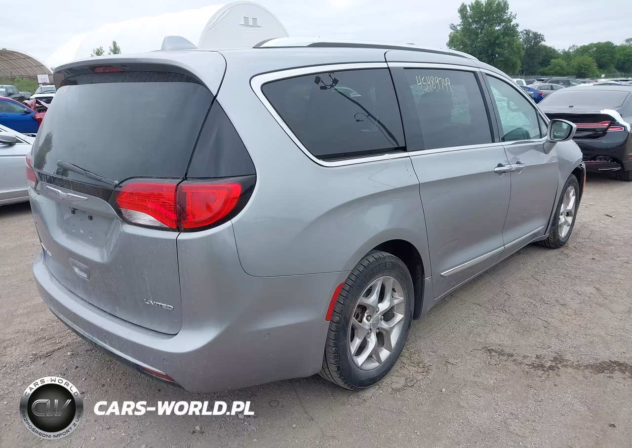 2017 Chrysler Pacifica Limited VIN:2C4RC1GG5HR620108 - 4