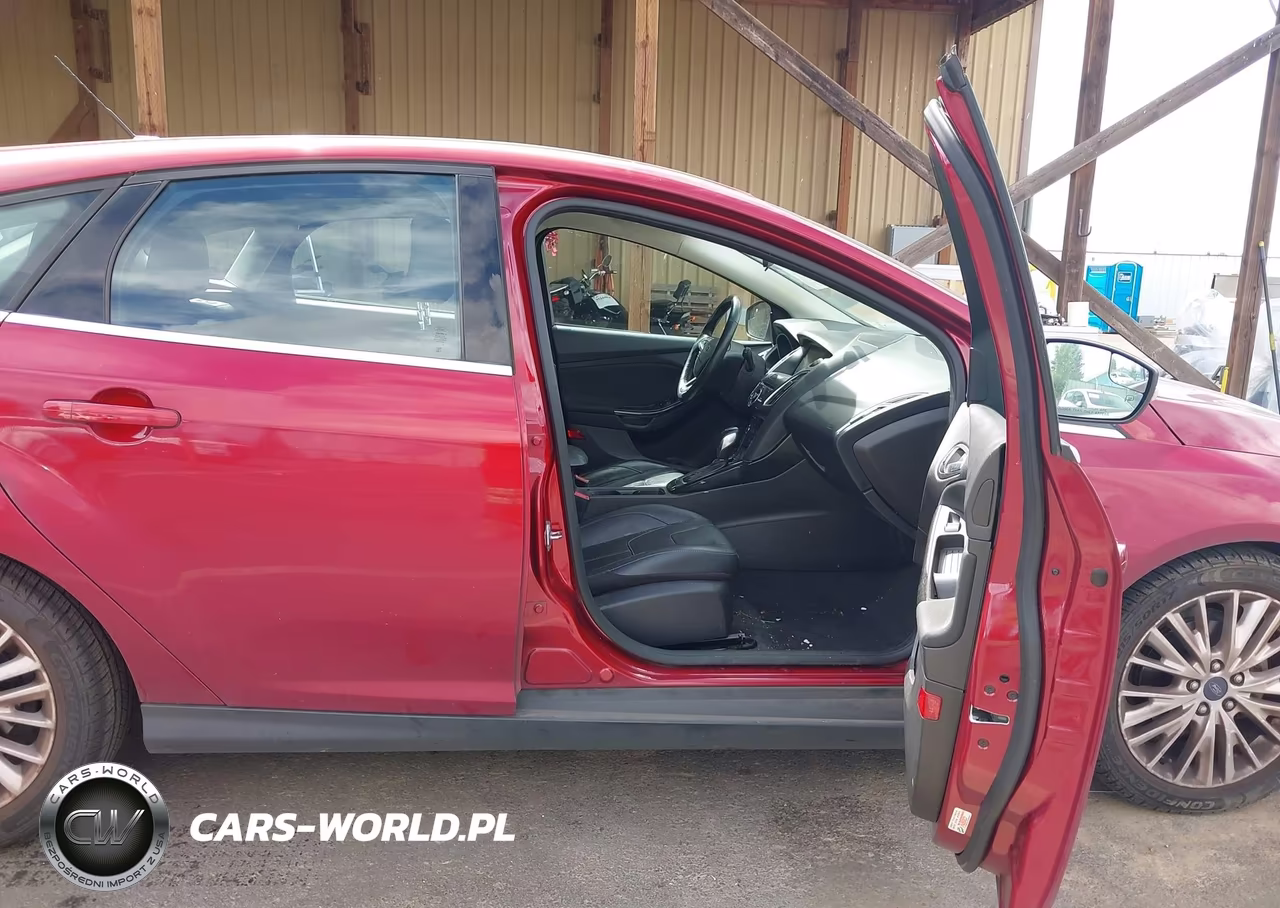 2015 Ford Focus Titanium VIN:1FADP3N26FL315293 - 5