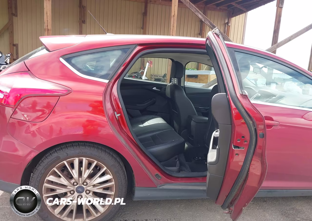 2015 Ford Focus Titanium VIN:1FADP3N26FL315293 - 8