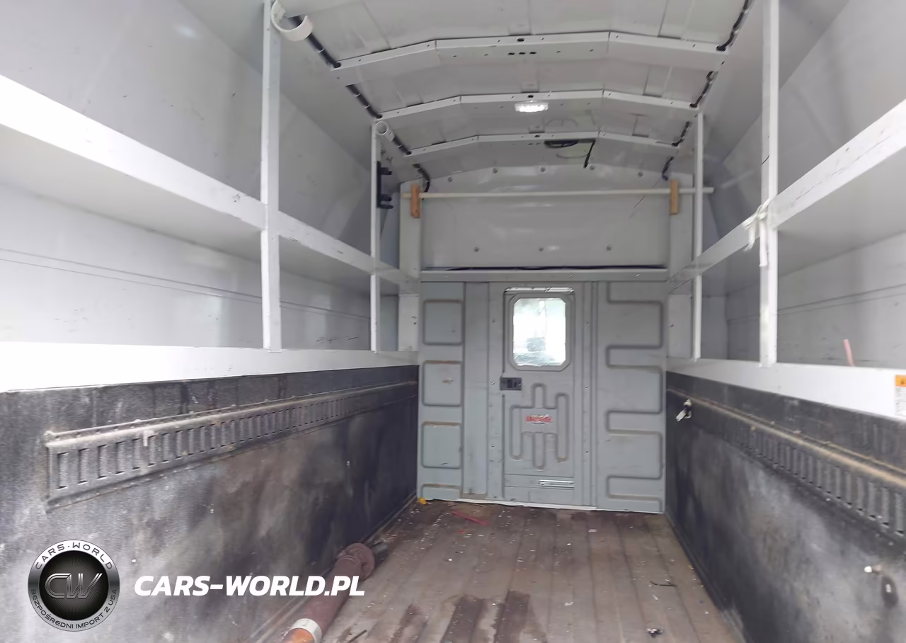 2018 Ford E-350 Cutaway VIN:1FDWE3F67JDC07807 - 13