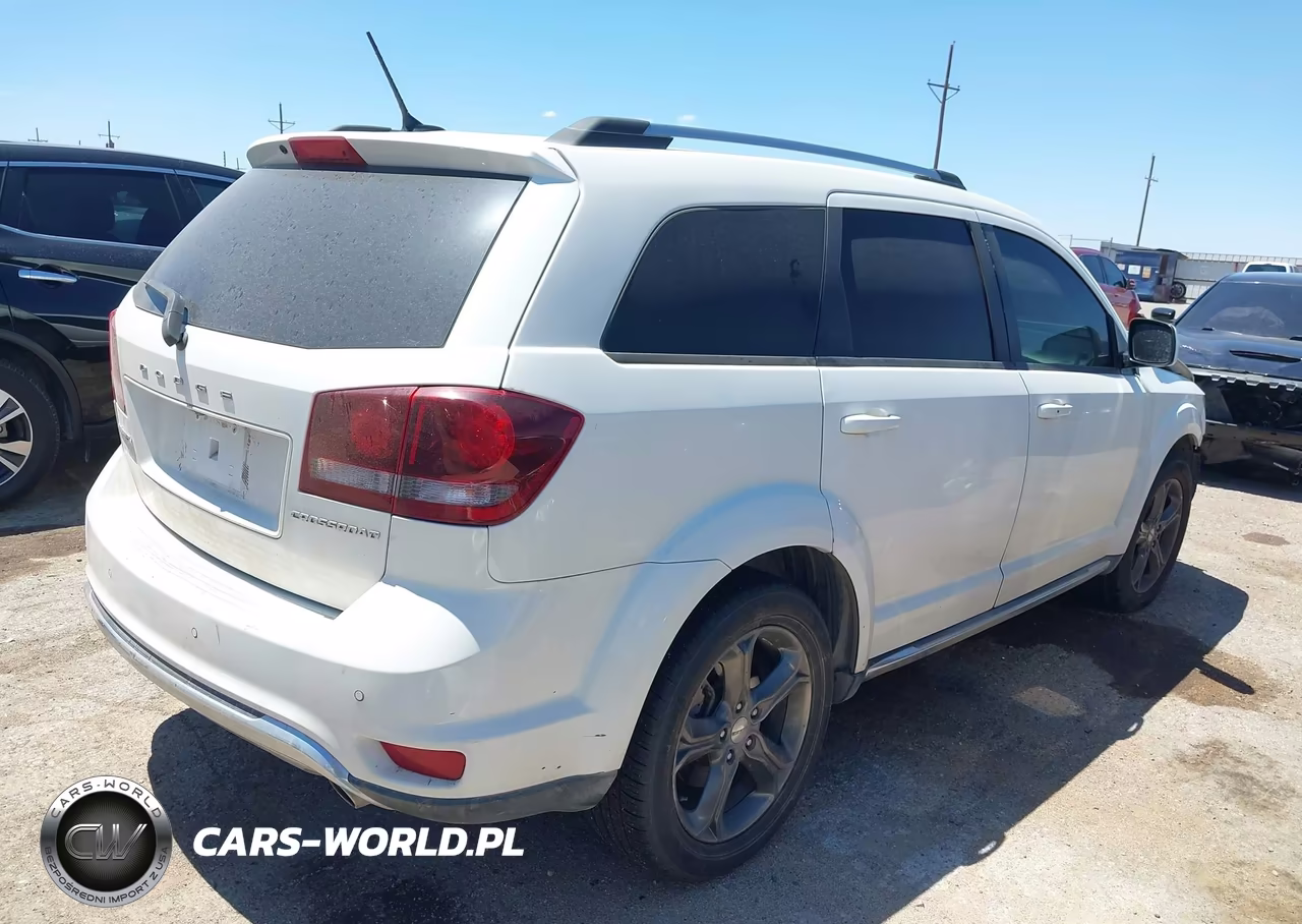 2017 Dodge Journey Crossroad Plus VIN:3C4PDCGG5HT538098 - 4