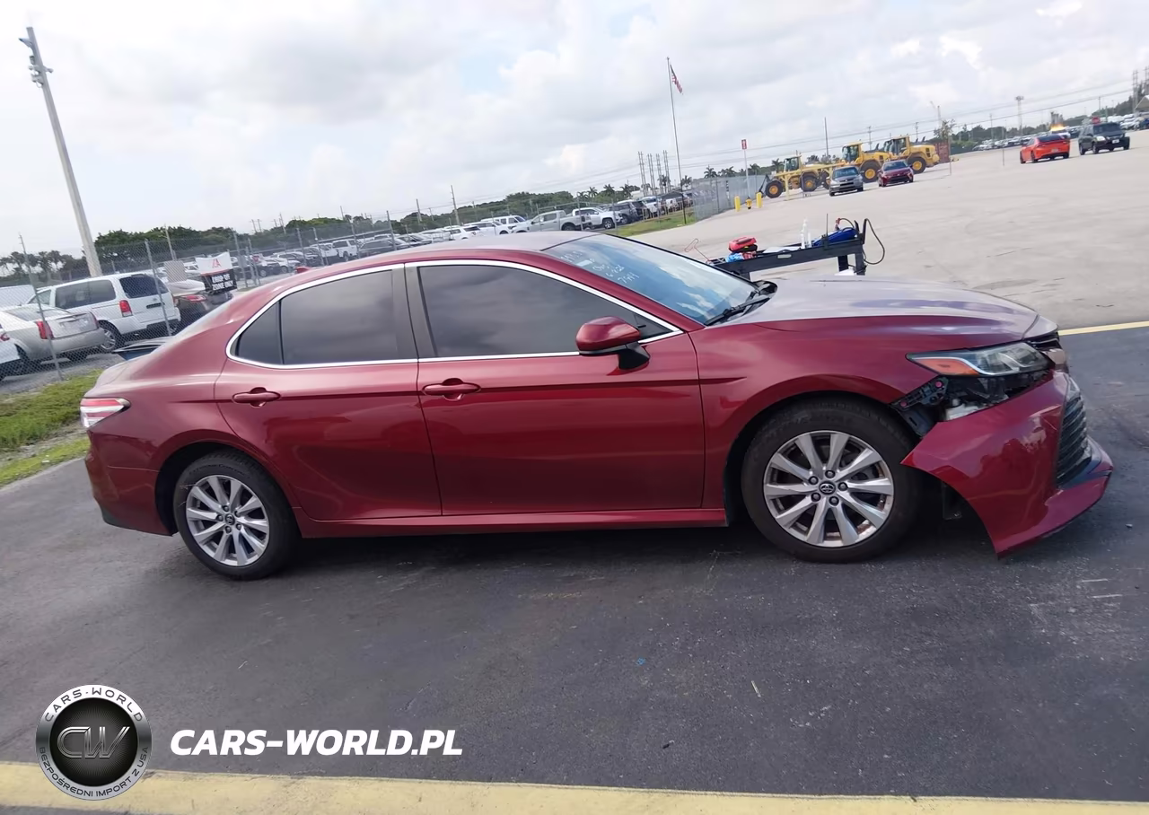 2019 Toyota Camry Le VIN:4T1B11HK2KU757944 - 13