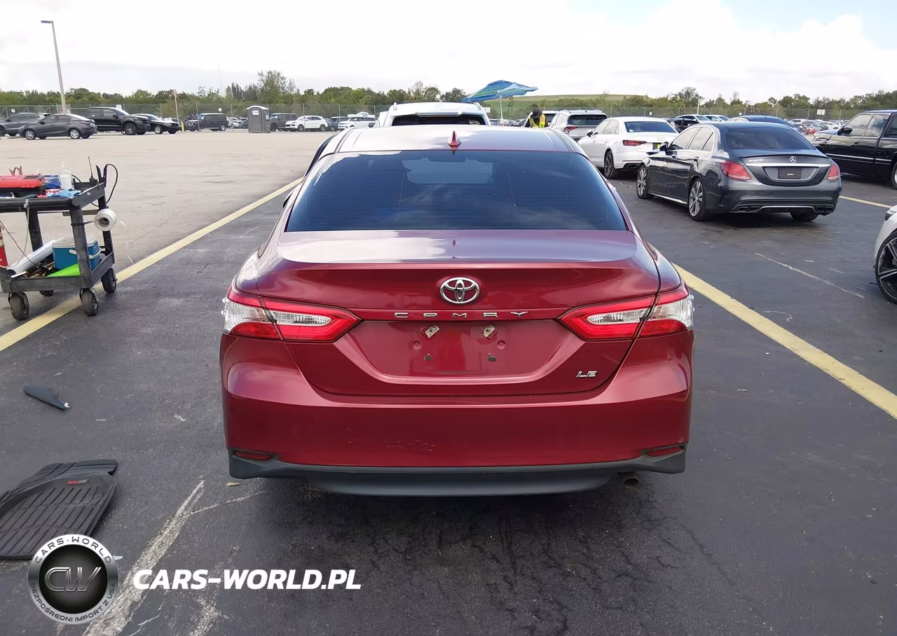 2019 Toyota Camry Le VIN:4T1B11HK2KU757944 - 16
