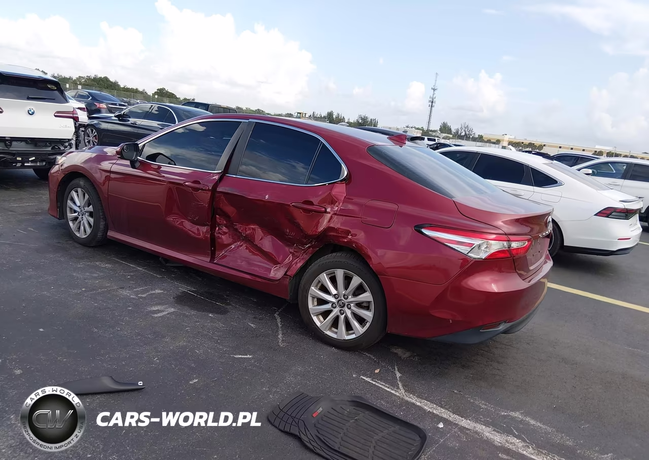 2019 Toyota Camry Le VIN:4T1B11HK2KU757944 - 3