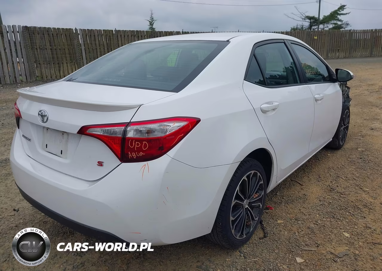 2015 Toyota Corolla S Plus VIN:2T1BURHE5FC253587 - 4