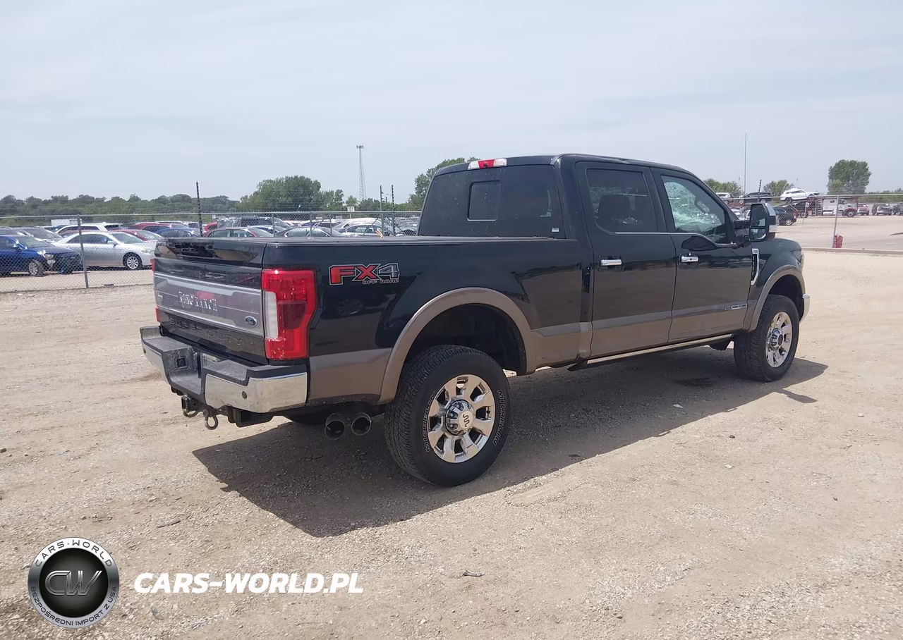 2018 Ford F-350 King Ranch-Lariat-Limited-Platinum-Xl-Xlt VIN:1FT8W3BT2JEB95078 - 4