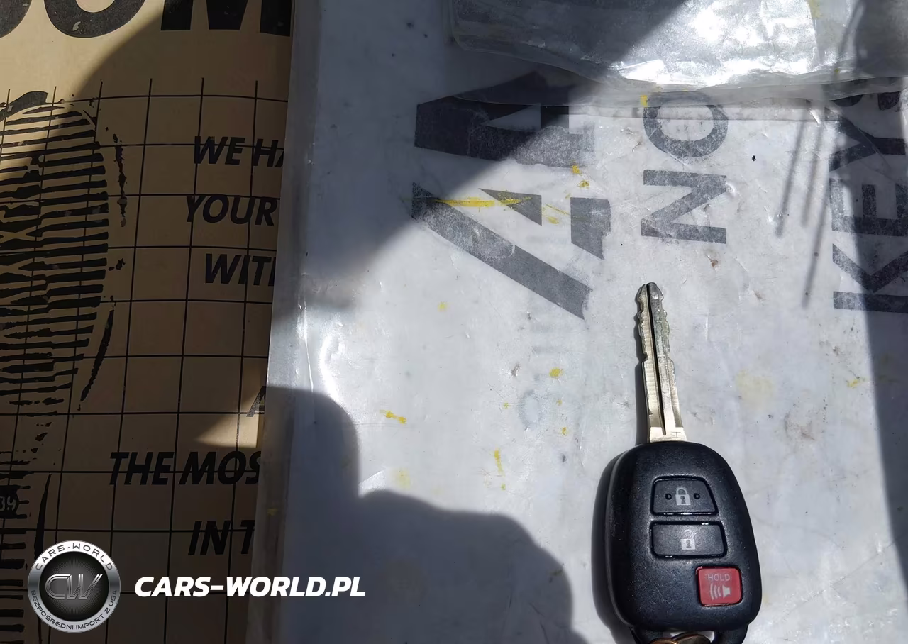 2015 Toyota Prius C Two VIN:JTDKDTB3XF1088001 - 11