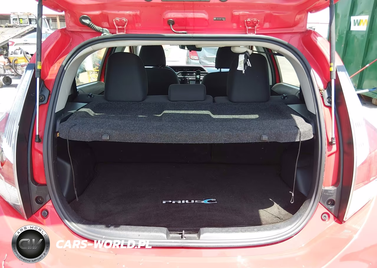 2015 Toyota Prius C Two VIN:JTDKDTB3XF1088001 - 17