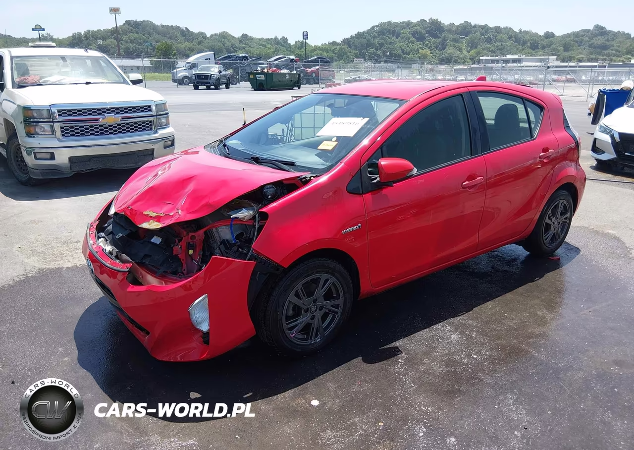 2015 Toyota Prius C Two VIN:JTDKDTB3XF1088001 - 2