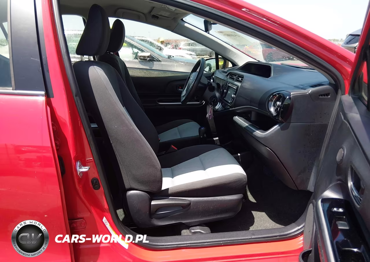 2015 Toyota Prius C Two VIN:JTDKDTB3XF1088001 - 5