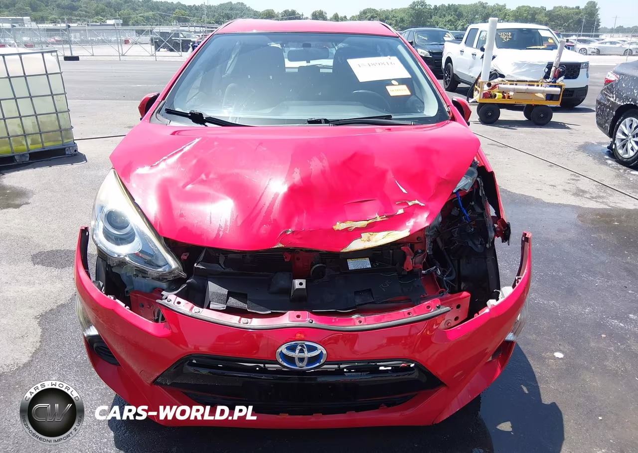 2015 Toyota Prius C Two VIN:JTDKDTB3XF1088001 - 6