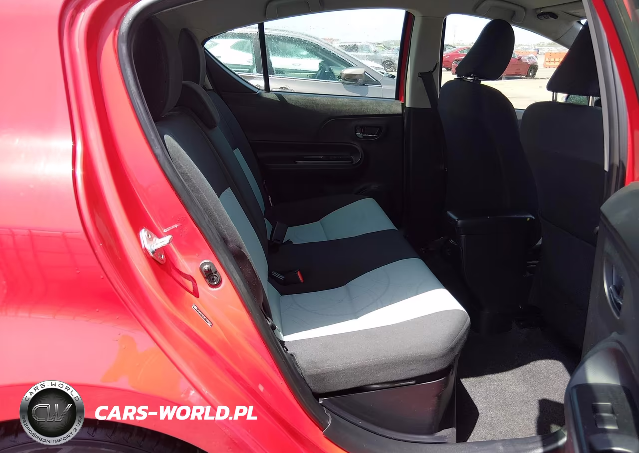 2015 Toyota Prius C Two VIN:JTDKDTB3XF1088001 - 8
