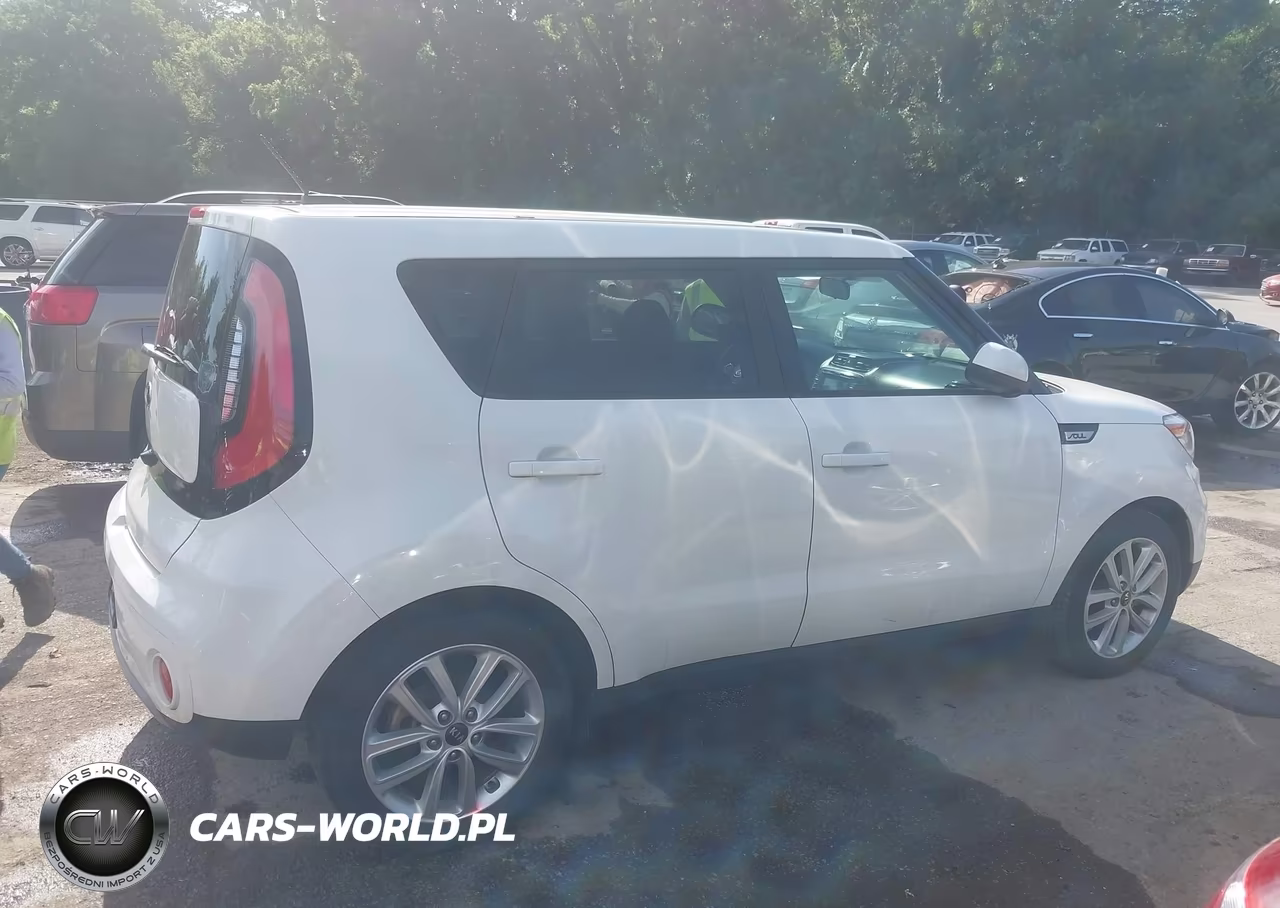 2019 Kia Soul + VIN:KNDJP3A50K7660089 - 13