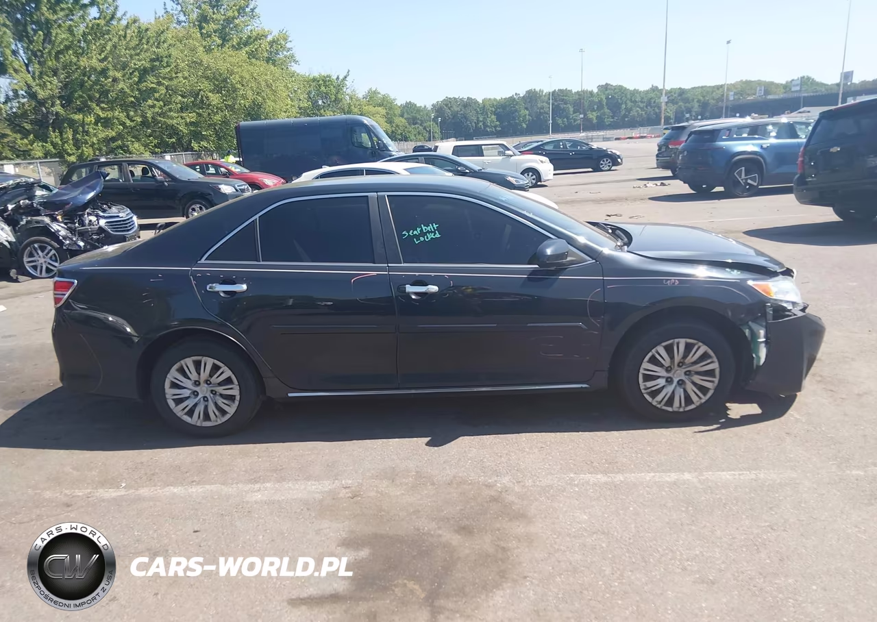 2014 Toyota Camry Le VIN:4T4BF1FK8ER341962 - 13