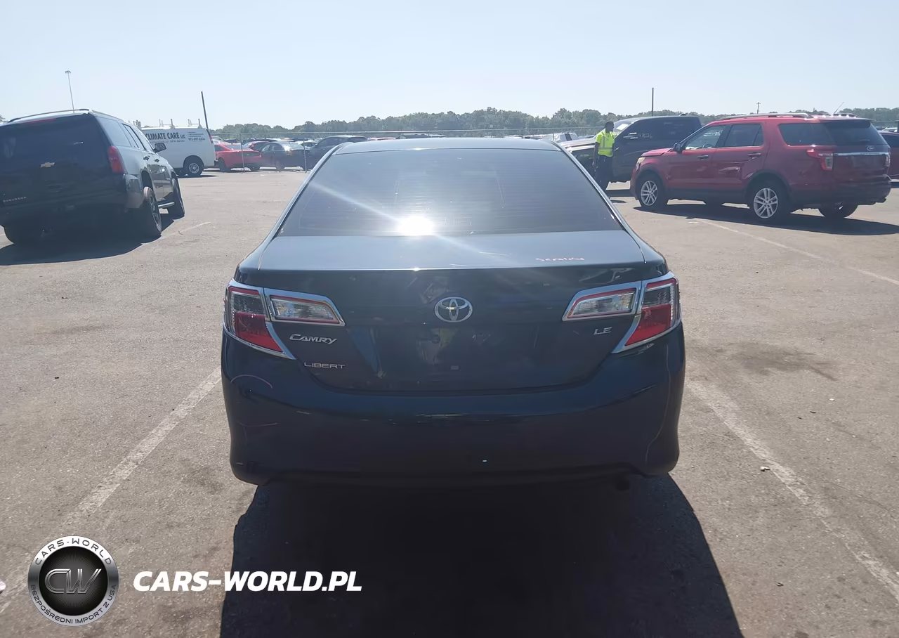 2014 Toyota Camry Le VIN:4T4BF1FK8ER341962 - 16