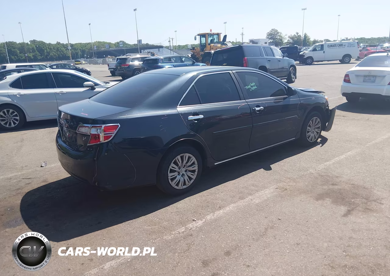 2014 Toyota Camry Le VIN:4T4BF1FK8ER341962 - 4