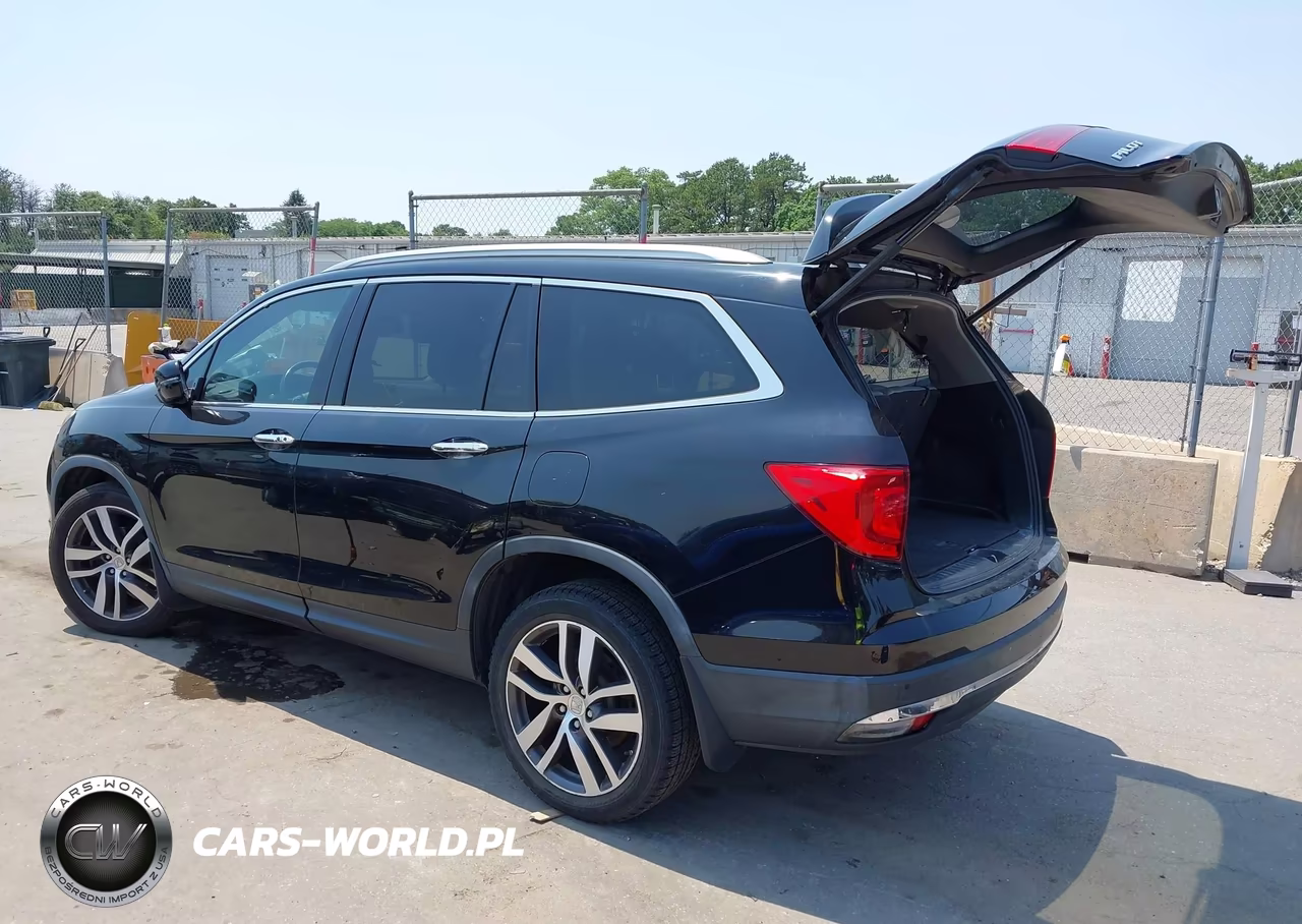 2017 Honda Pilot Touring VIN:5FNYF6H99HB011504 - 3