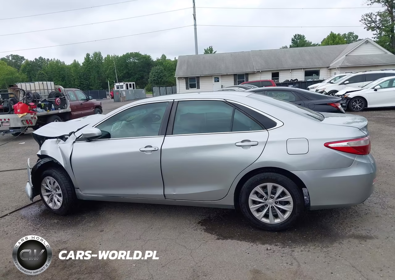 2017 Toyota Camry Le VIN:4T1BF1FK4HU714347 - 14