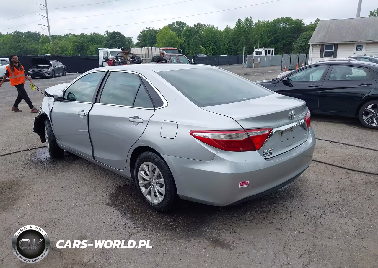 2017 Toyota Camry Le VIN:4T1BF1FK4HU714347 - 3