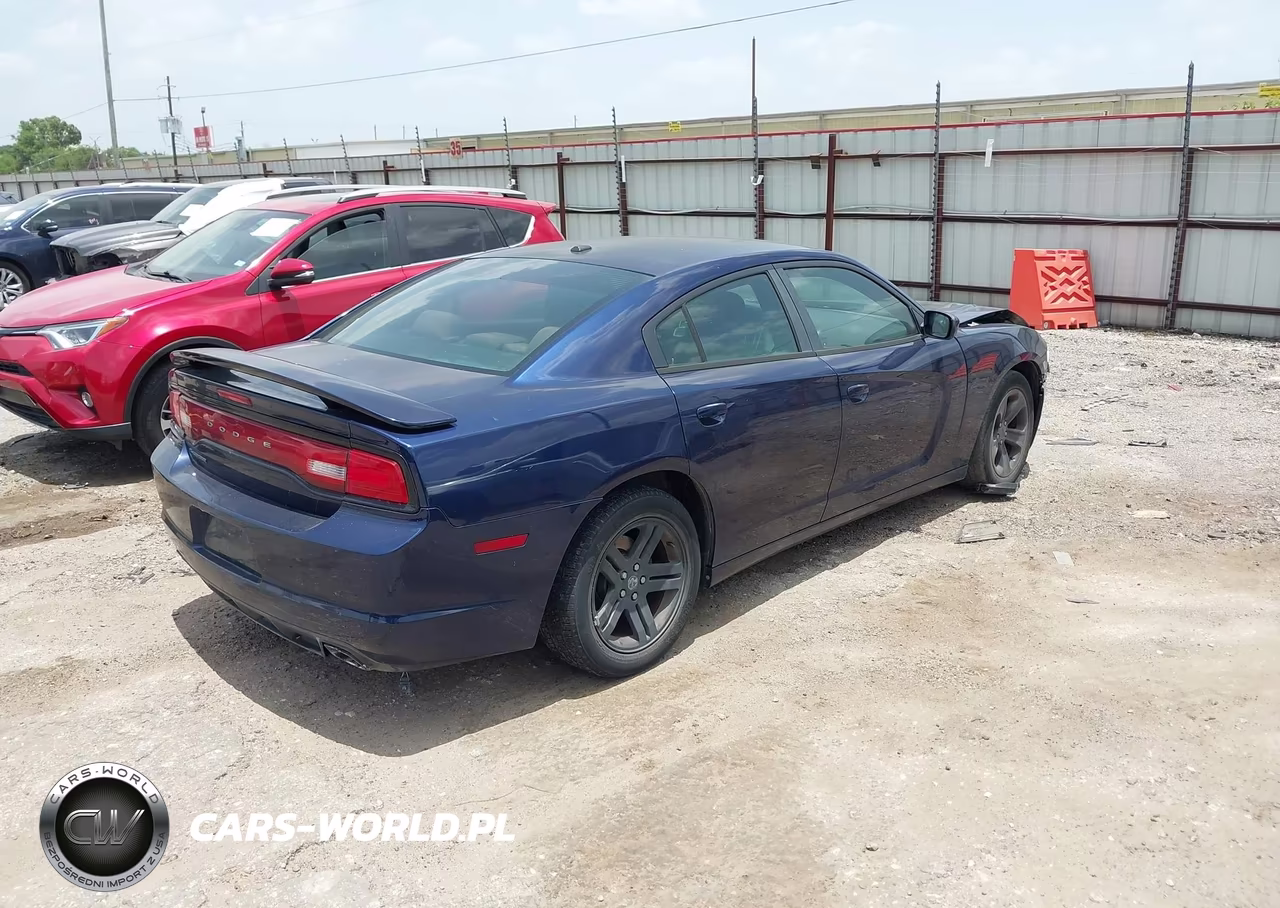 2013 Dodge Charger Sxt VIN:2C3CDXHG1DH563611 - 4