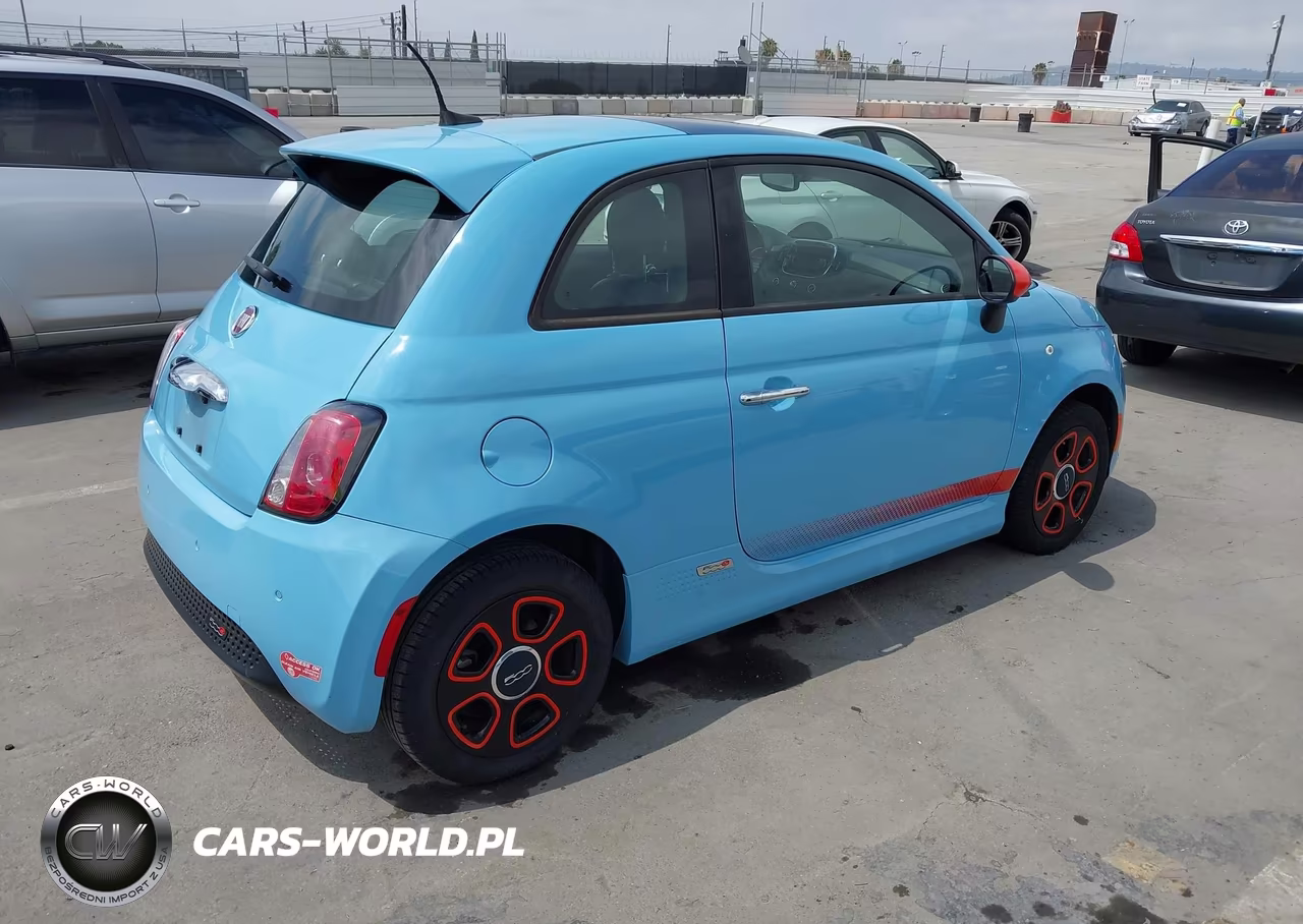 2017 Fiat 500E Battery Electric VIN:3C3CFFGE8HT699168 - 4