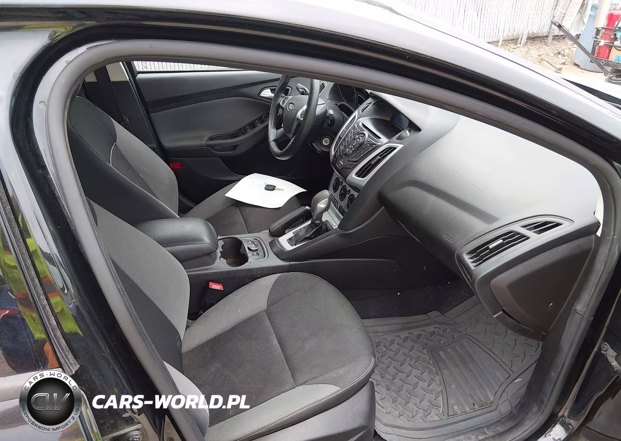 2014 Ford Focus Se VIN:1FADP3F28EL461126 - 5