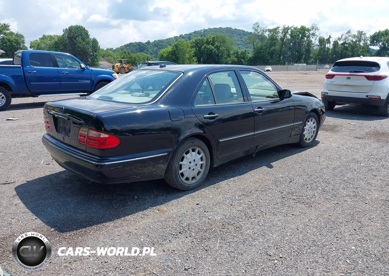 2000 Mercedes-Benz E 320 VIN:WDBJF65G3YA955553 - 4
