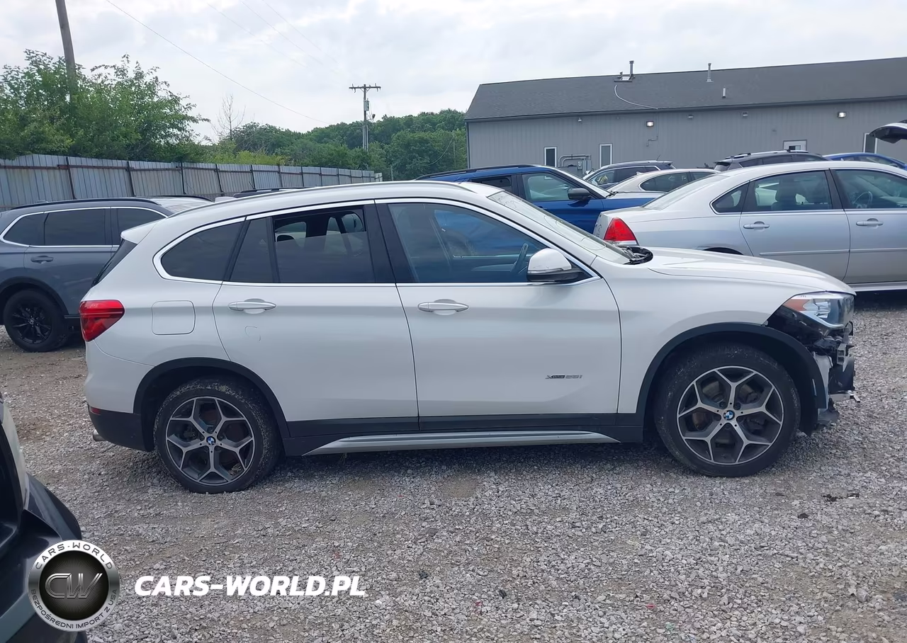 2018 BMW X1 xDrive28I VIN:WBXHT3C39J5F92722 - 13