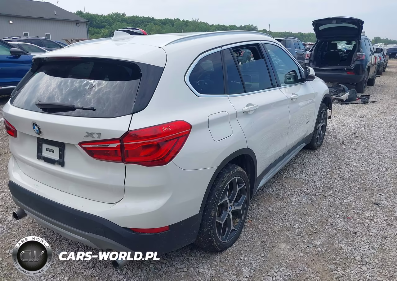 2018 BMW X1 xDrive28I VIN:WBXHT3C39J5F92722 - 4