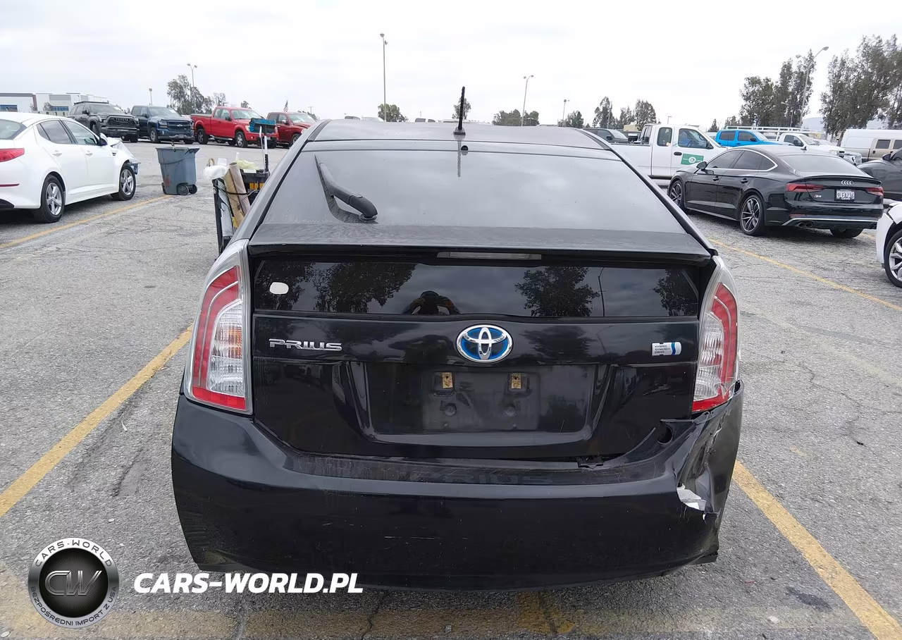 2013 Toyota Prius Two VIN:JTDKN3DU6D5596636 - 16