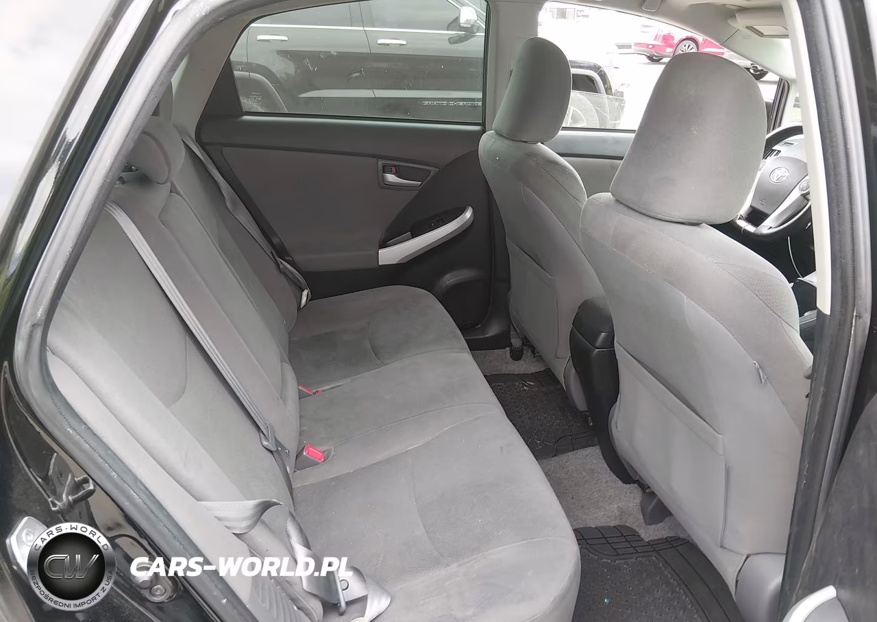 2013 Toyota Prius Two VIN:JTDKN3DU6D5596636 - 8