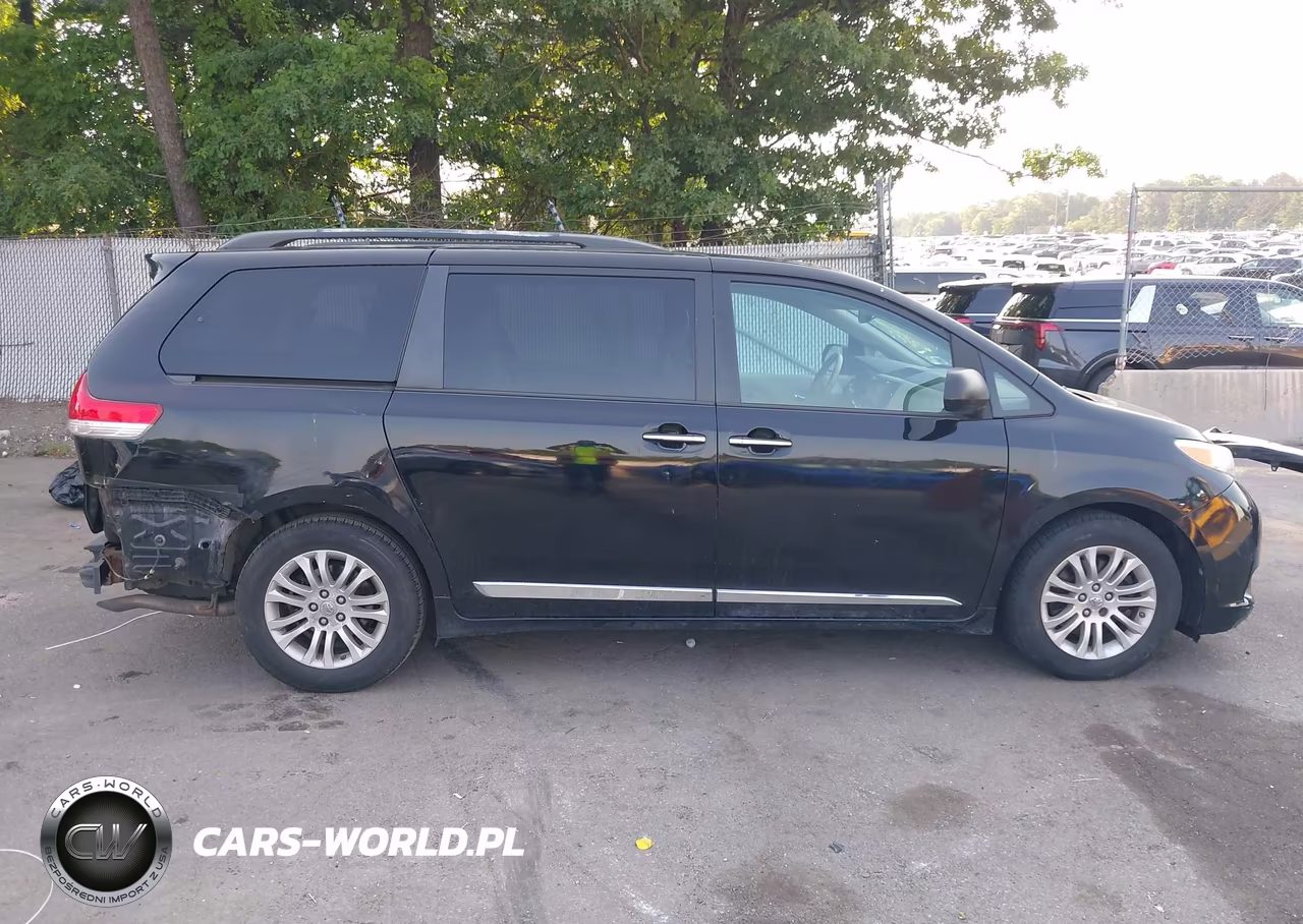 2011 Toyota Sienna Xle V6 VIN:5TDYK3DC7BS158757 - 14
